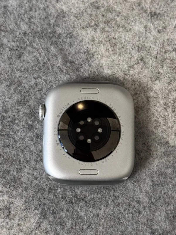 Apple Watch Series 10, 46 мм, серебристый алюминий, GPS 1