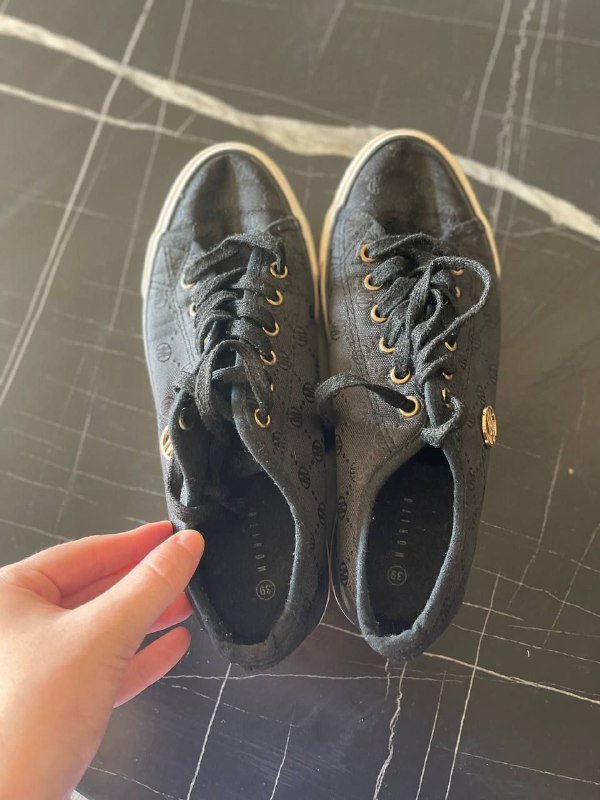 Классические мужские кроссовки 39 размер 3