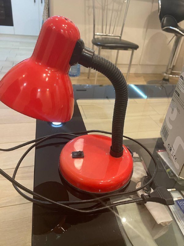 Настольная лампа с лампочкой 2