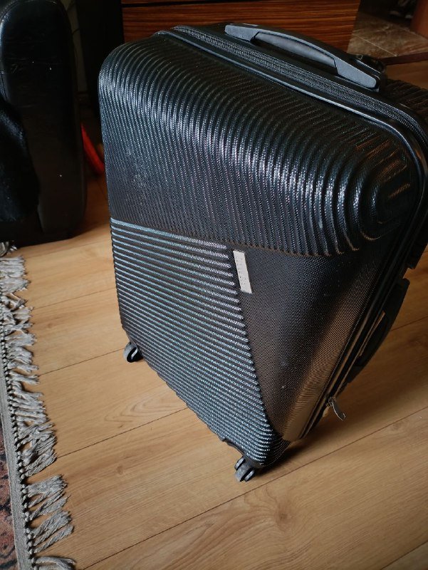 Чемодан размер M новый