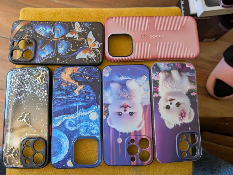 iPhone 15 pro max с чехлами 4