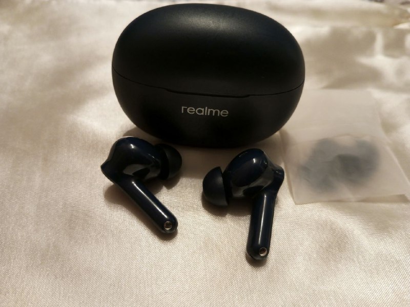 Беспроводные наушники Realme T110 с микрофоном