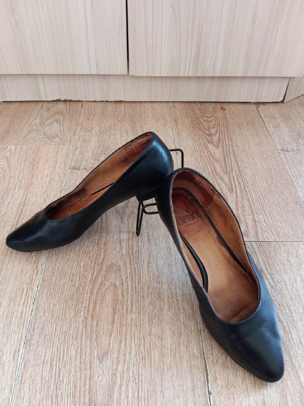 Женская б/у кожаная обувь размер 37 2