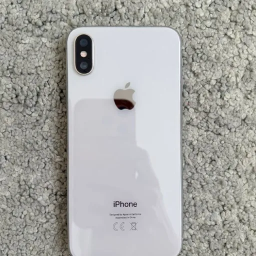 iPhone X 64 ГБ белый