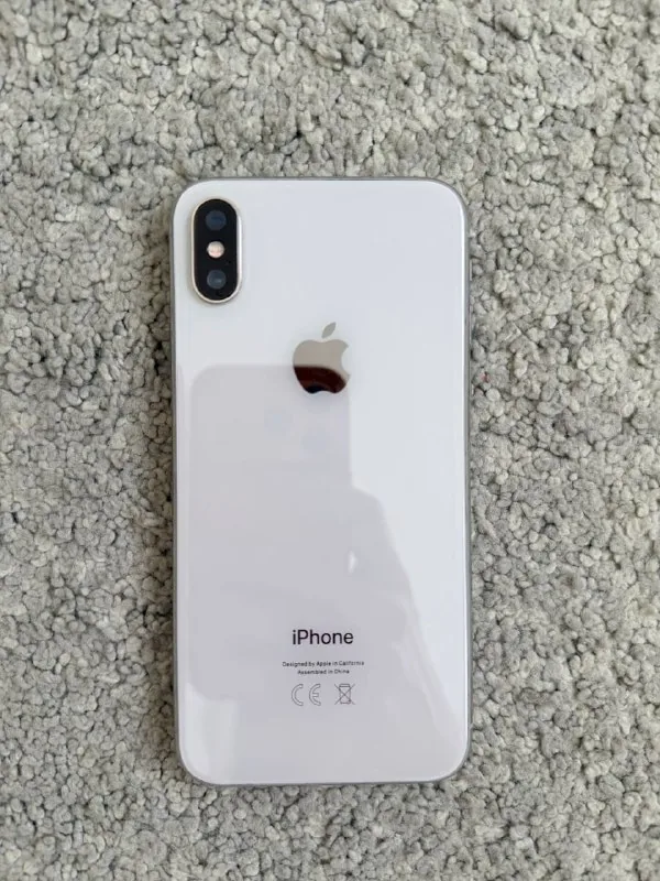 iPhone X 64 ГБ белый 1