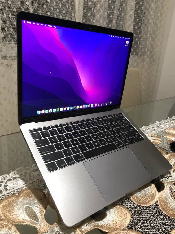 2017 Apple MacBook Pro 13