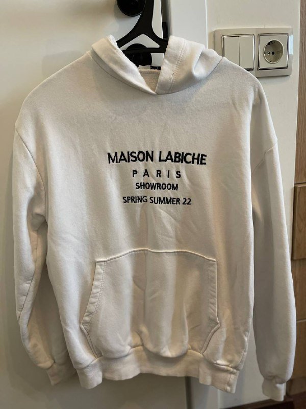 жилетка с капюшоном, курточка с наполнителем, кожаные ботинки, кофты с капюшоном, черный костюм 7