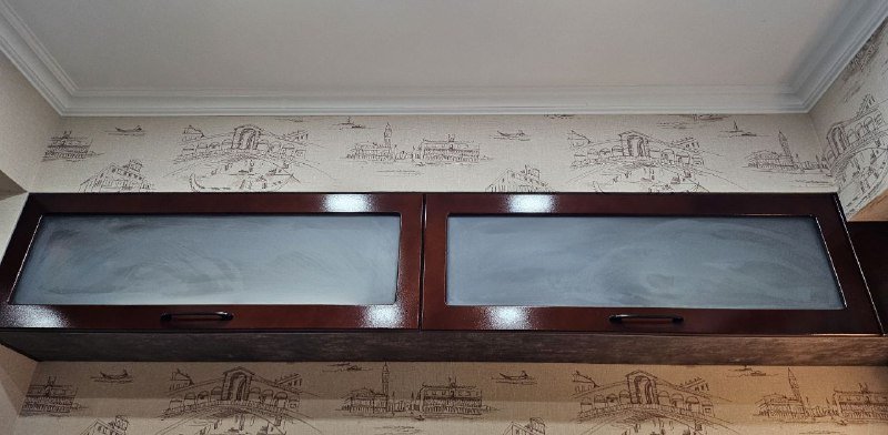 Шкаф-купе, полки кухонные, рюкзак Samsonite, диспенсеры мыла 3