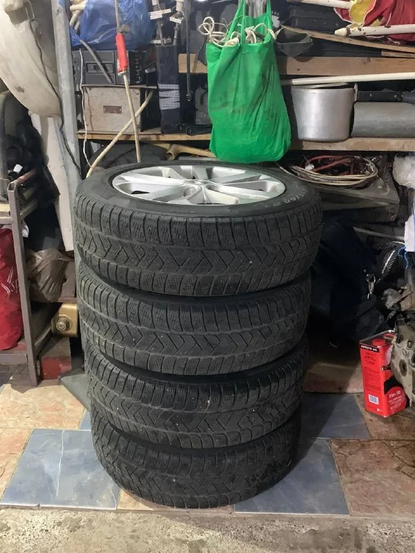 Диски с резиной R17 Nissan 1
