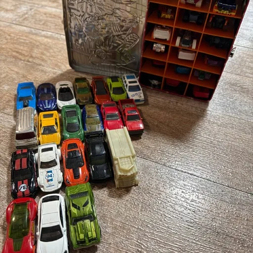 Машинки Hot Wheels, гараж