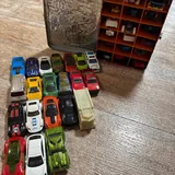 Машинки Hot Wheels, гараж 1