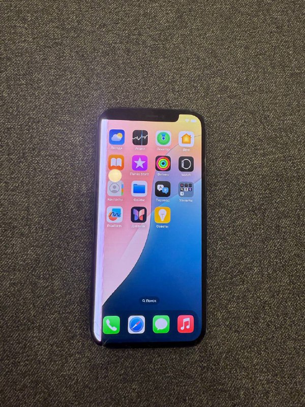 iPhone 12 с разбитым экраном