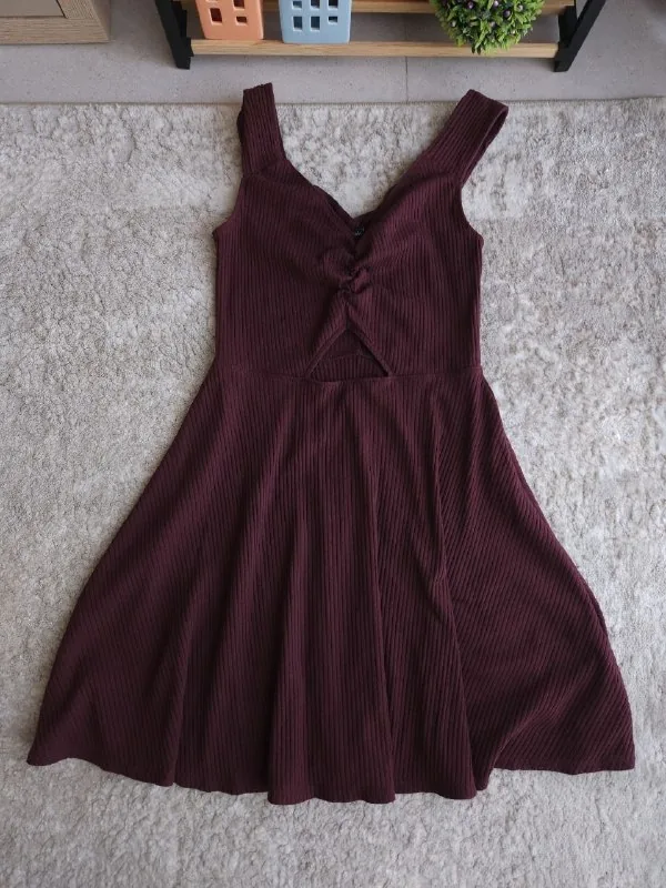 Бордовое платье Abercrombie & Fitch 1