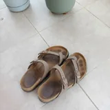 Шлепанцы Crocs, сандали Birkenstock 4