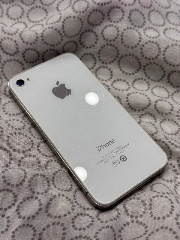 Айфон 4S белый 1