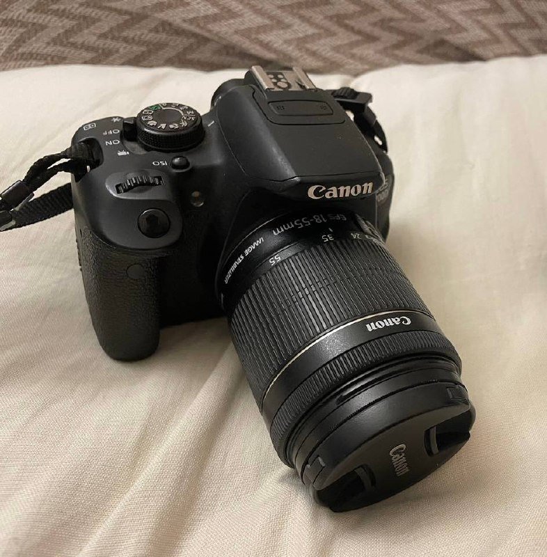 Фото камера Canon 700D