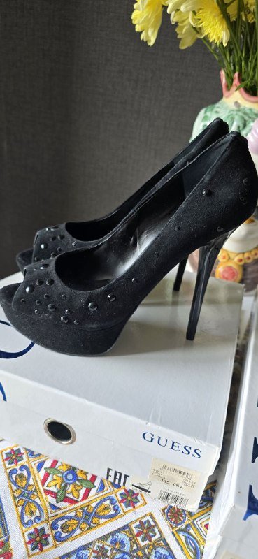 Туфли Guess 39 размер новые 2