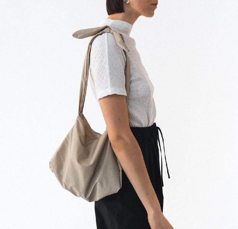 Гирлянда Jysk, бежевая нейлоновая сумка Amomento, тинт Glossier Perfecting Skin Tint 3