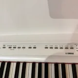 Цифровое пианино Yamaha P-125A 4