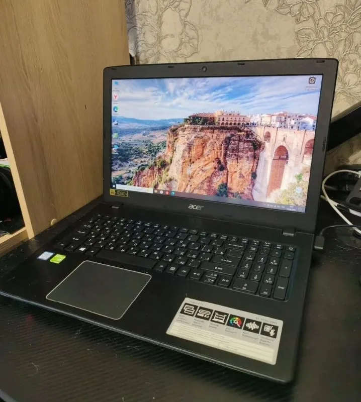 Acer Aspire E5-575G ноутбук 1