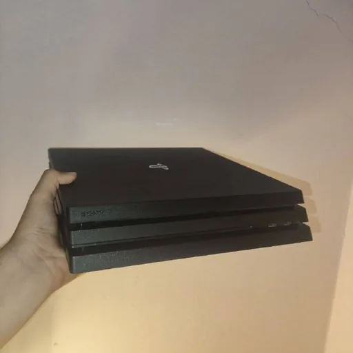 PS4 Pro, 2 джойстика, 3 игры