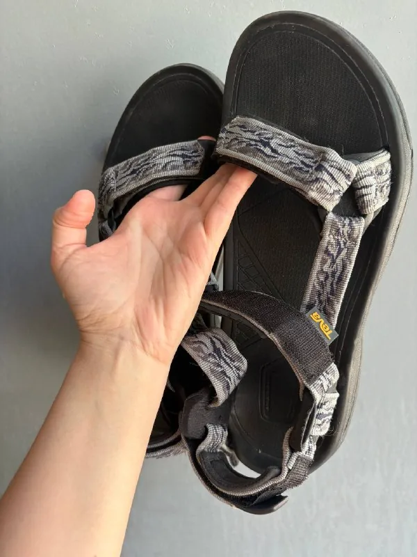 Треккинговые сандалии Teva 1