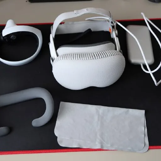VR очки Apple Vision Pro, контроллеры PlayStation VR2