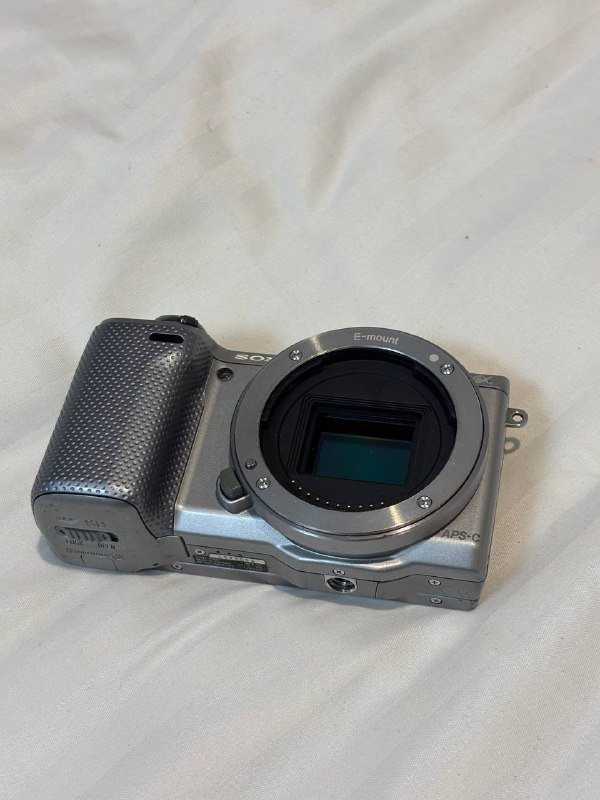 Sony Alpha a5000 беззеркальная камера с объективом 18-55mm OSS и аксессуарами