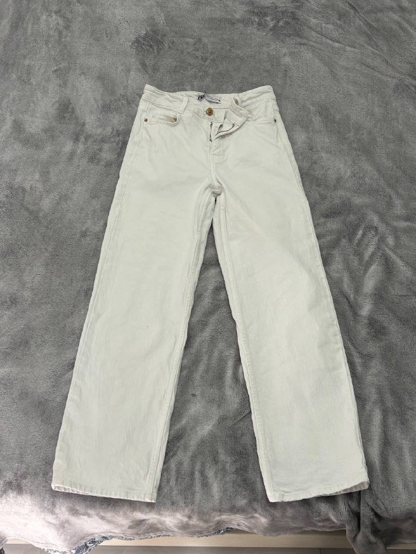 Джинсы Zara белые со средней посадкой размер 34