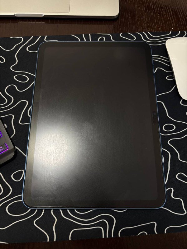 iPad 10 blue 64GB with original case, keyboard, stylus 3