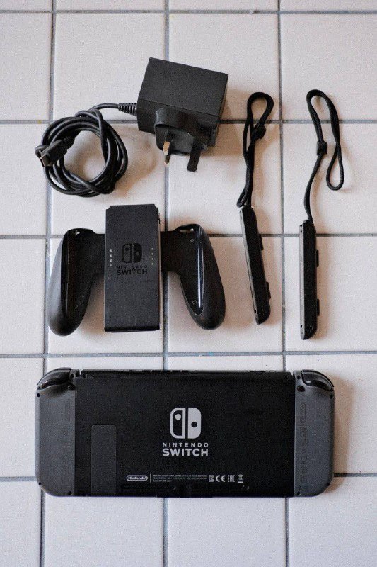 Nintendo Switch с двумя играми