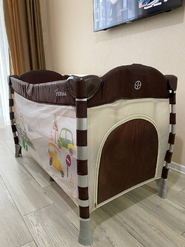 Кровать-манеж с матрасом, пеленальным и сумкой 3