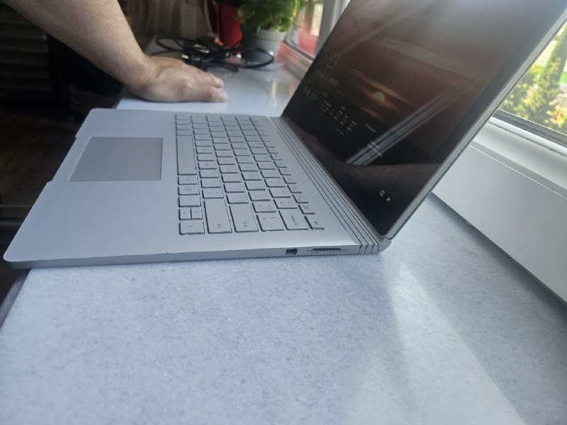 Microsoft Surface Book 3 2 в 1, I7, 16 GB RAM, 1TB SSD 3
