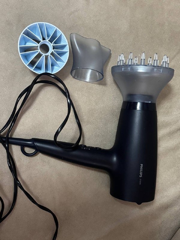 Фен Philips с ионизацией BHD360