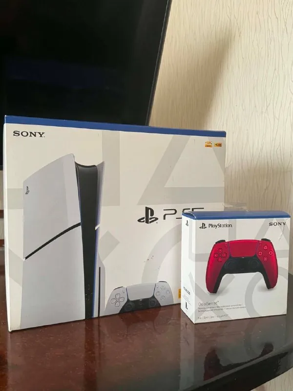 PlayStation 5 Slim Disc Edition, 2 DualSense