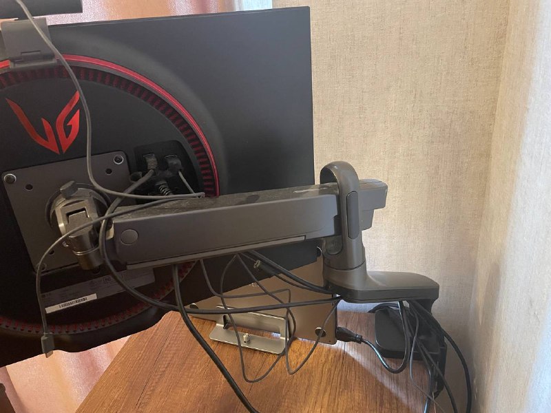 Монитор LG UltraGear 27GL850-B, кронштейн 2