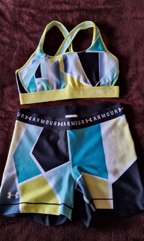 Костюм для занятий спортом Under Armour