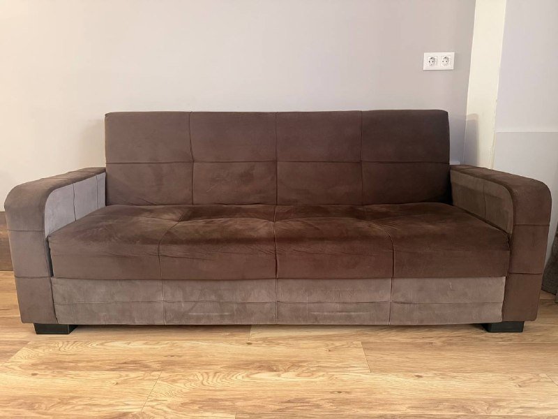 Раскладной диван с местом для хранения вещей