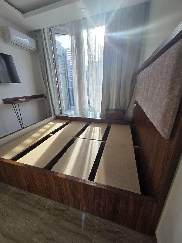 Кровать 160 на 200 с тумбочкой и светильником 5