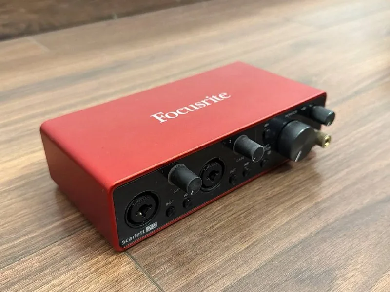 Звуковая карта Focusrite Scarlett 2i2 3rd Gen