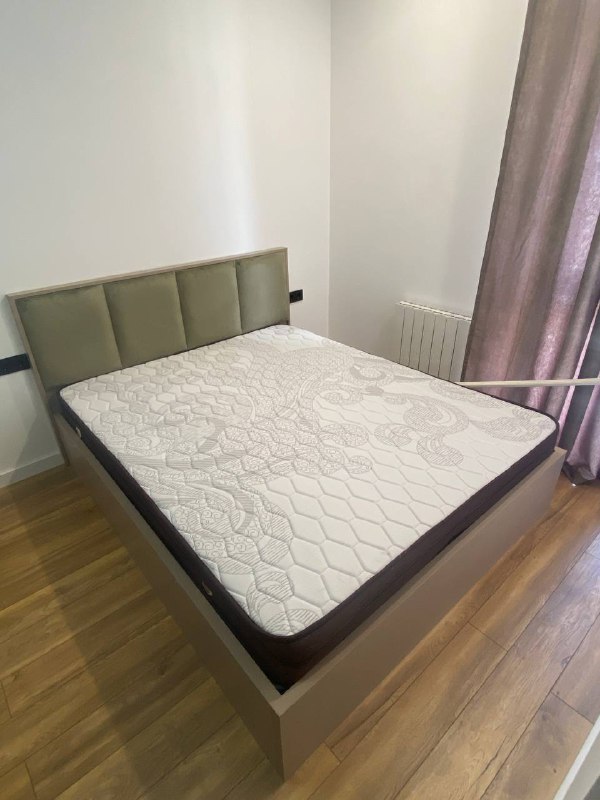 Кровать и ортопедический матрас Queen Size комплект