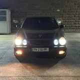 Mercedes Benz W210 E320 2