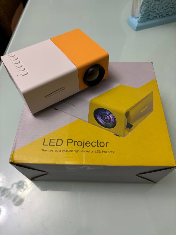 2 рабочих телефона, LED прожектор
