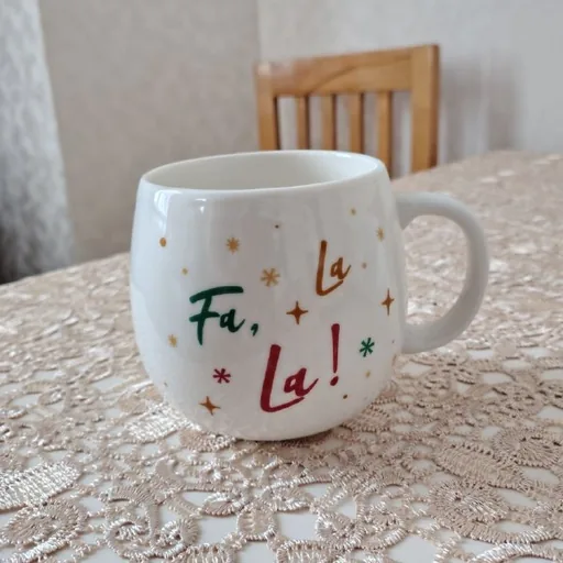 Чашки, корзинка с крышкой, пиала, формы для выпечки, миска