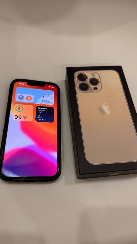 iPhone 13 Pro с защитным стеклом и чехлом 5