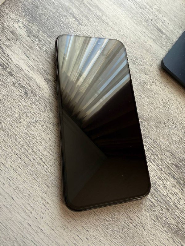 iPhone 15 Про Макс 256 ГБ с чехлами 4