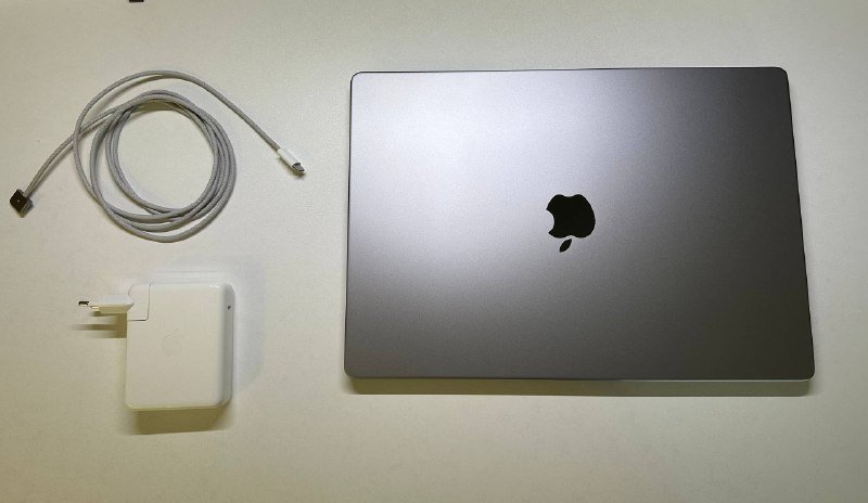 MacBook Pro 16" M2 Pro 16GB 512GB SSD Space Gray 4