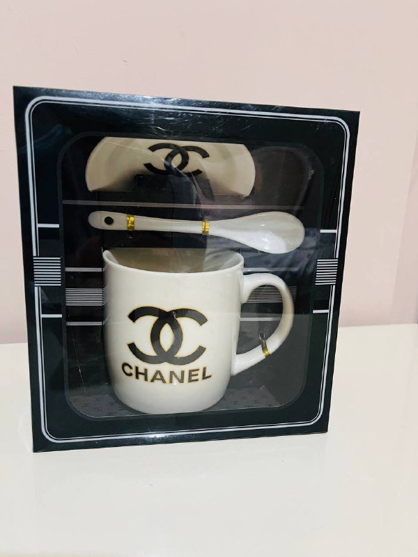 Кружка Chanel с крышкой и ложкой в упаковке