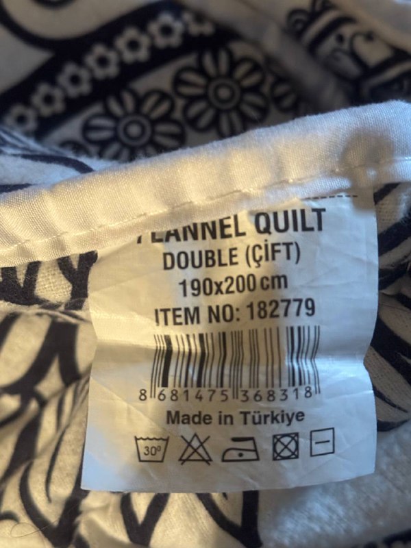 Одеяло, подушка, зонт, вешалки 2