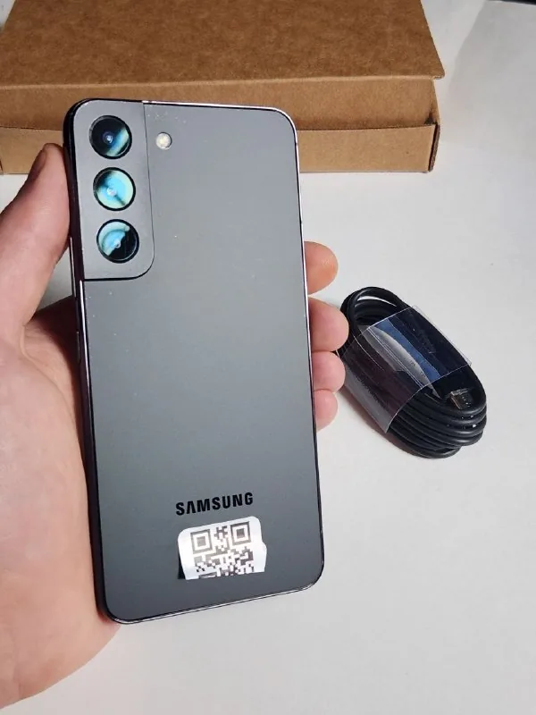 Samsung Galaxy S22 5G 1